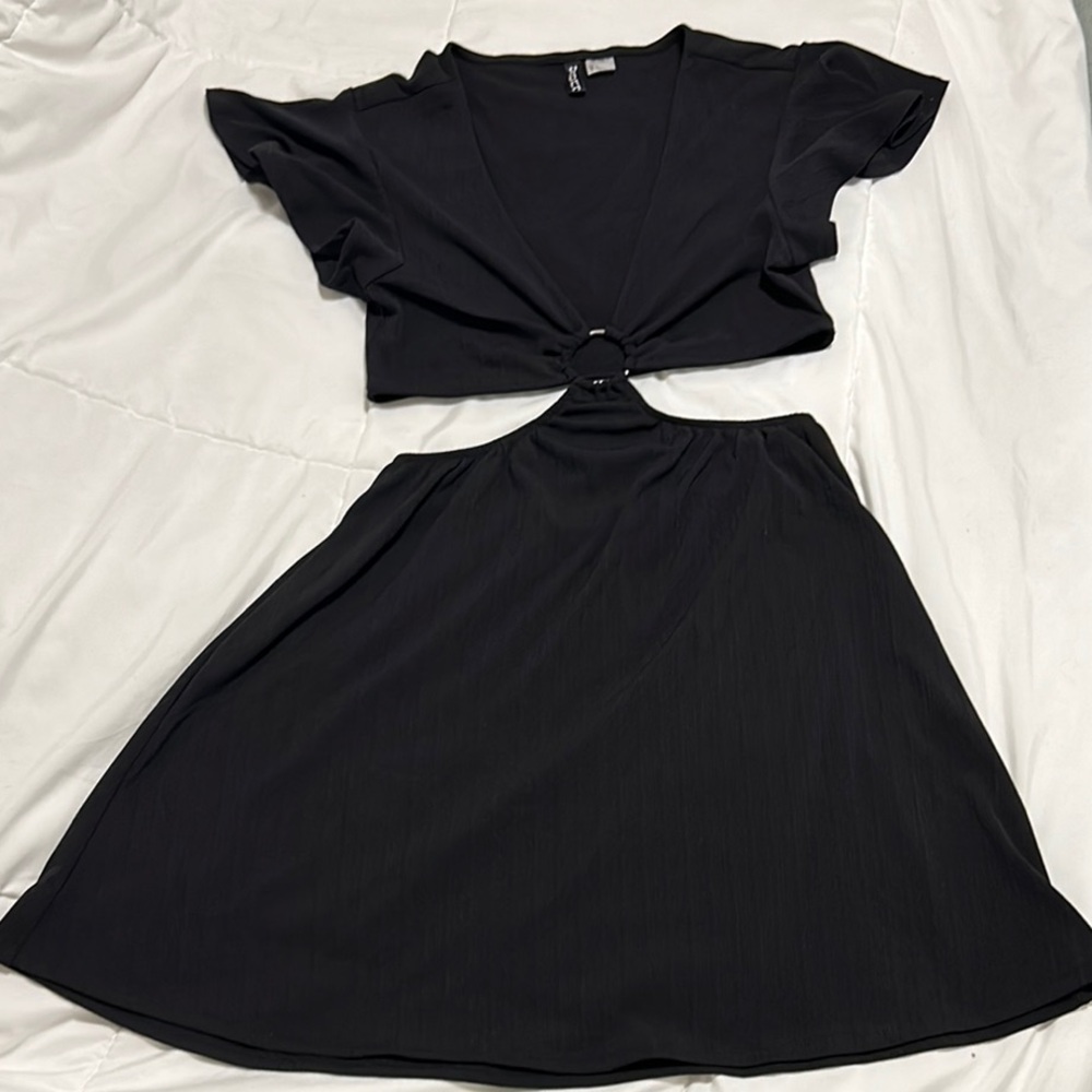 H&M Black Ruffle Sleeve Sundress